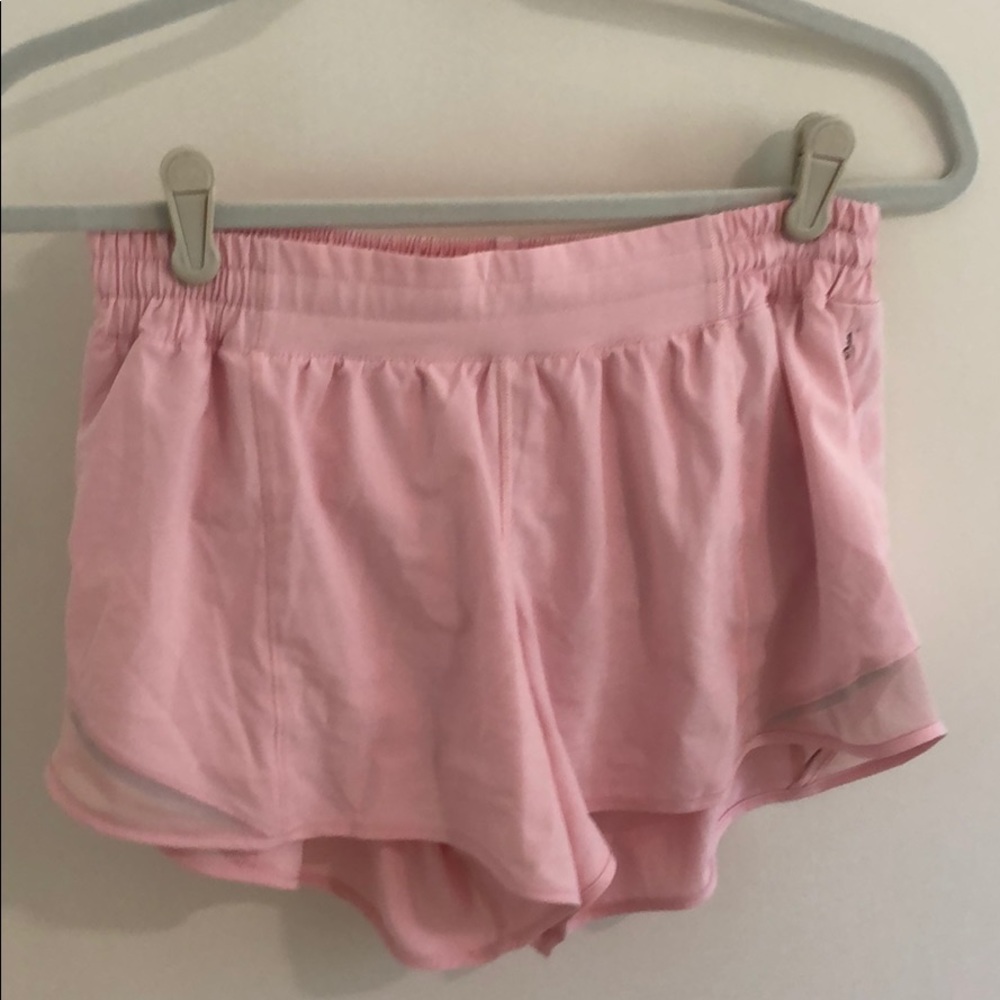lululemon hotty hot shorts light pink